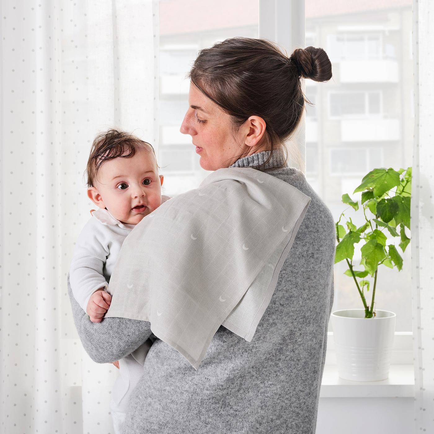 po co klejacy paseczek na pielychomsjtkach pampers